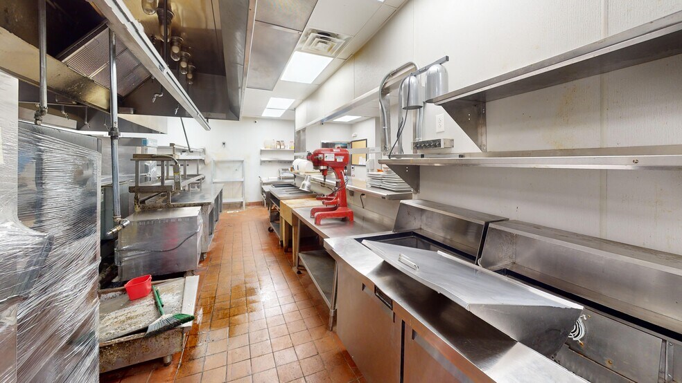 More Photos Of 3260 S Stratford Rd, Winston-Salem Restaurant For Sale