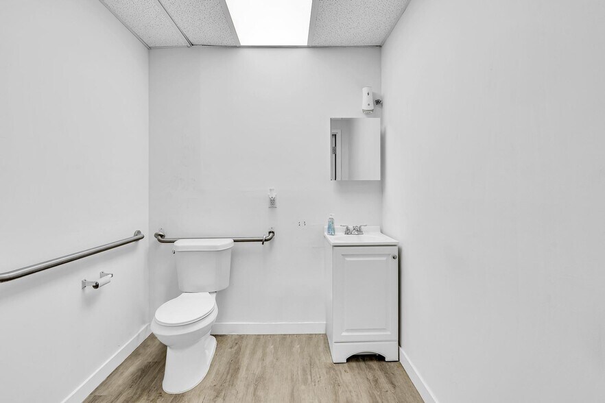 More Photos Of 2424 N St Rd 7, Fort Lauderdale Unknown For Lease