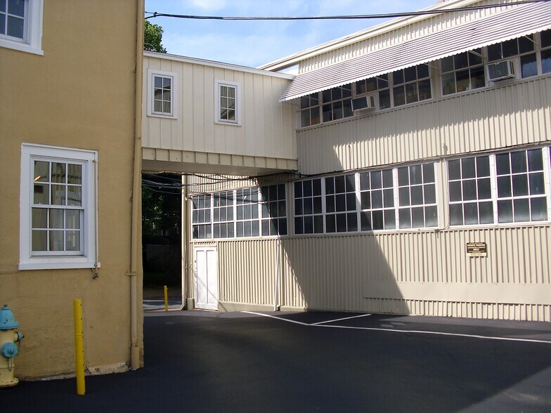 More Photos Of 222 Severn Ave, Annapolis Unknown For Lease