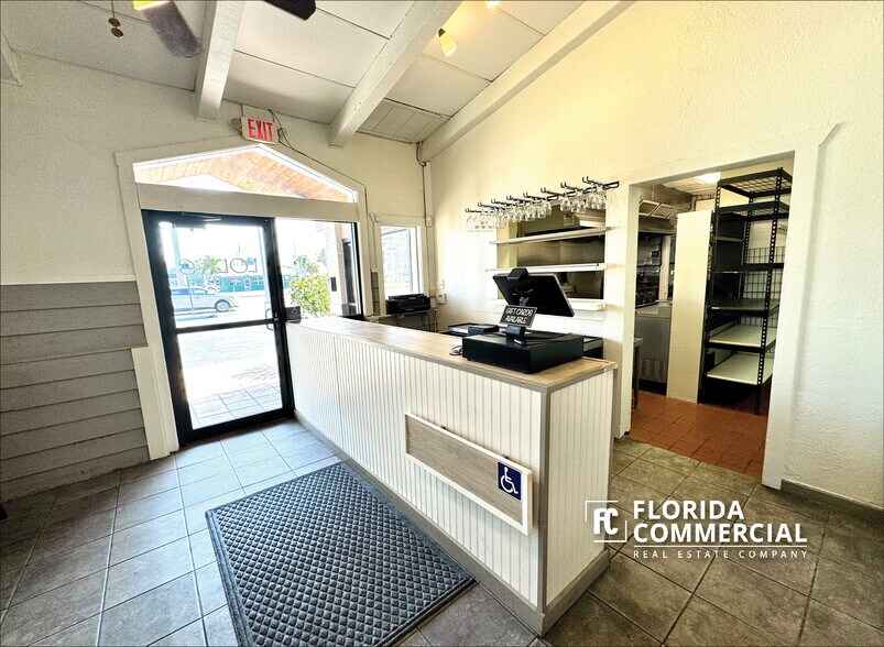 More Photos Of 300 SW Federal Hwy, Stuart Restaurant For Lease