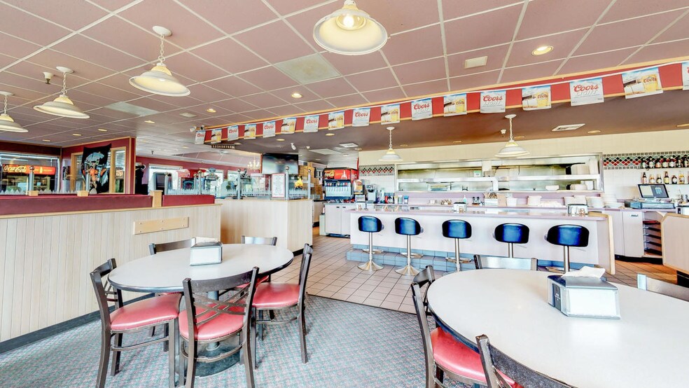 More Photos Of 1875 Riverwalk Dr, Fortuna Restaurant For Sale