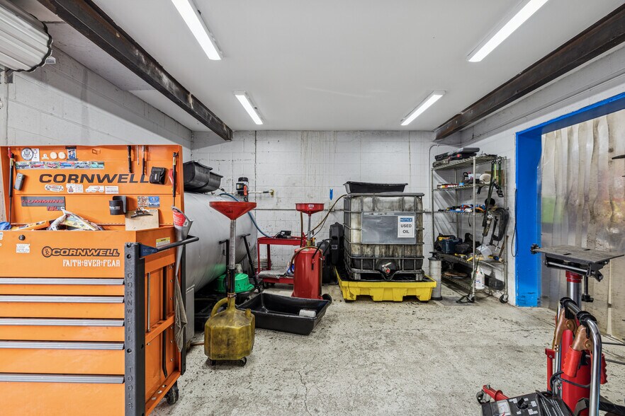 More Photos Of 3502 Dickerson Pike, Nashville Flex For Sale