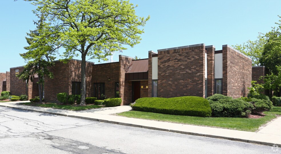 More Photos Of , Arlington Heights Office For Sale