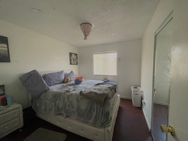 More Photos Of 9389 N Loop Blvd, California City Multifamily For Sale