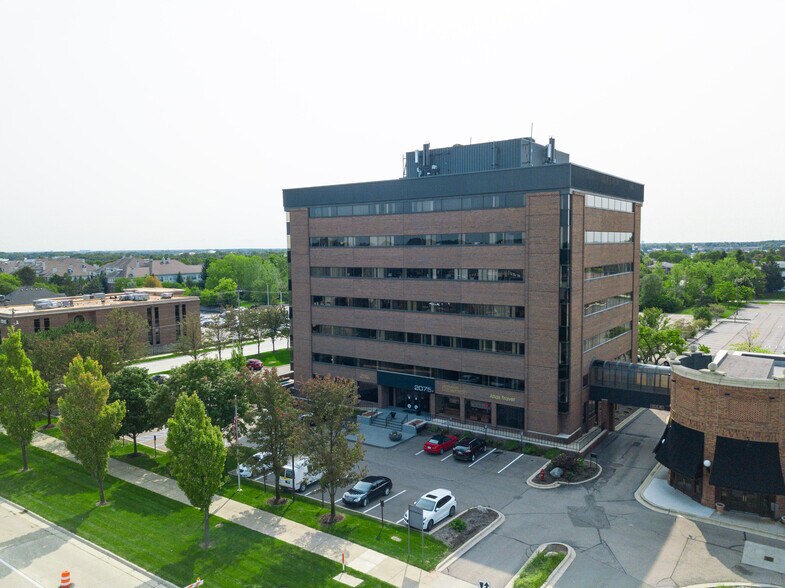 More Photos Of 2075 W Big Beaver Rd, Troy Office For Lease