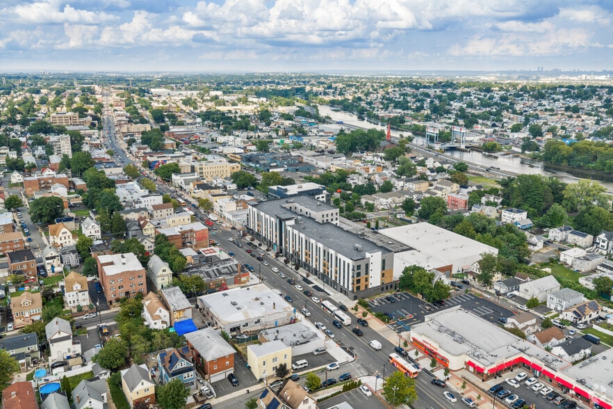 More Photos Of 102 Washington Ave, Belleville Apartments For Lease