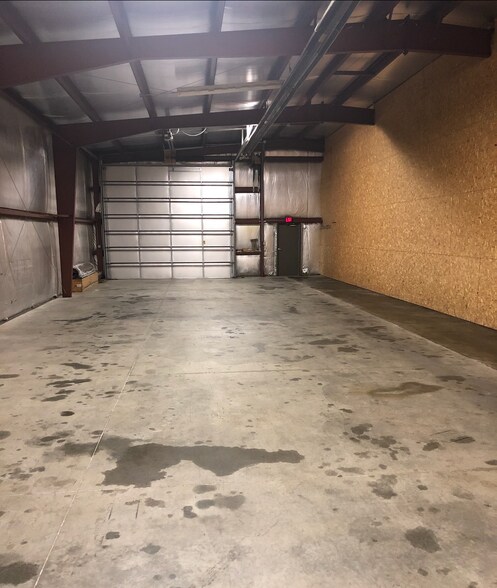 More Photos Of 1215 N Hickory Farm Ln, Appleton Self Storage For Lease