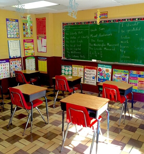 More Photos Of 5566 Kings Hwy, Brooklyn Schools For Lease