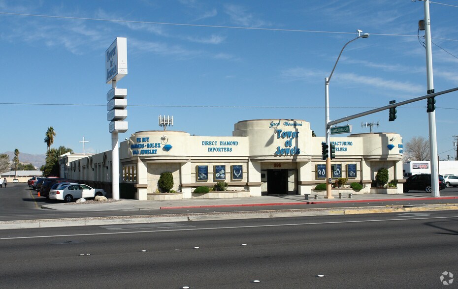 Primary Photo Of 896 E Sahara Ave, Las Vegas Freestanding For Lease