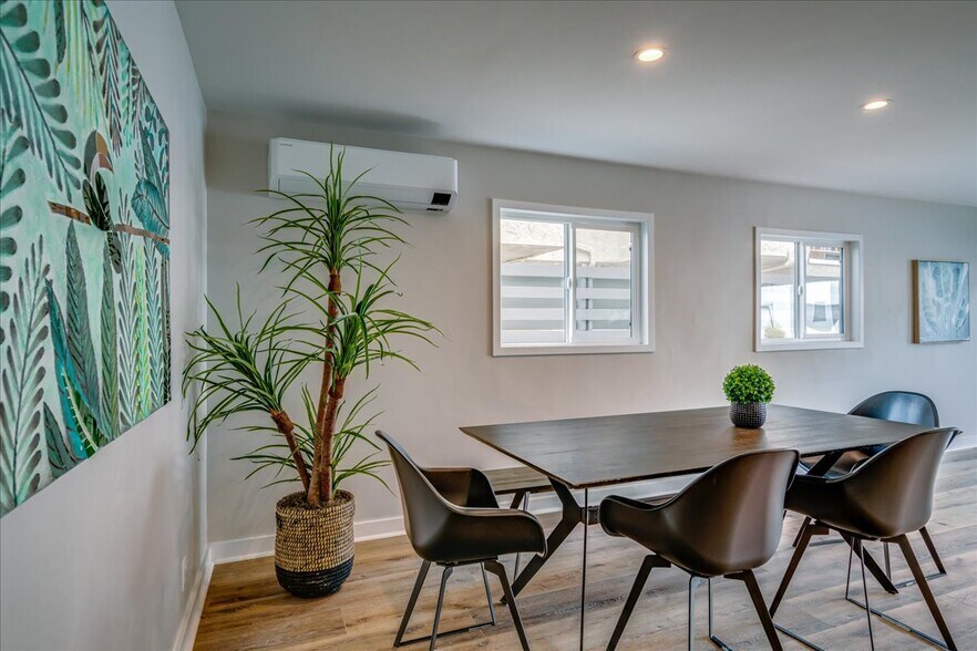 More Photos Of 323-325 Culver Blvd, Playa Del Rey Storefront Retail Residential For Sale