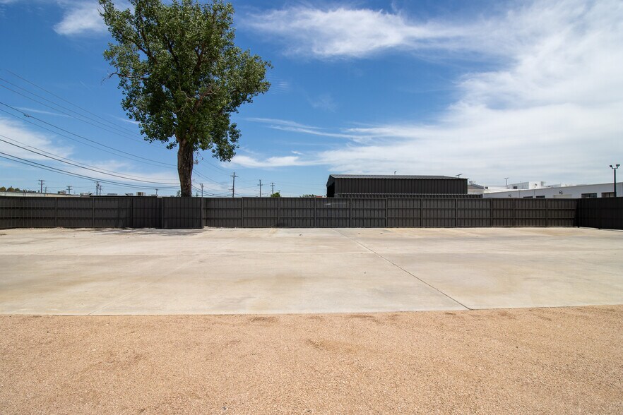 More Photos Of 2618 Bomar Ave, Dallas Land For Lease