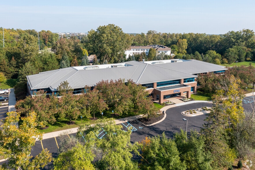 More Photos Of 15800 N Haggerty Rd, Plymouth Office For Sale