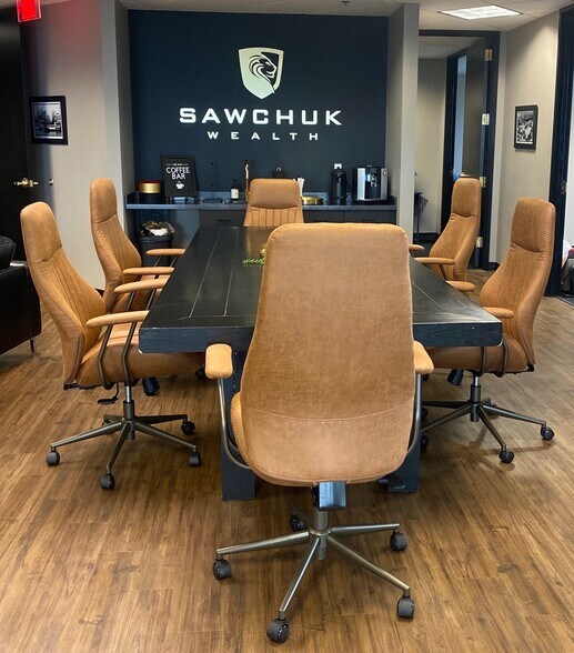 More Photos Of 101 W Big Beaver Rd, Troy Office For Lease