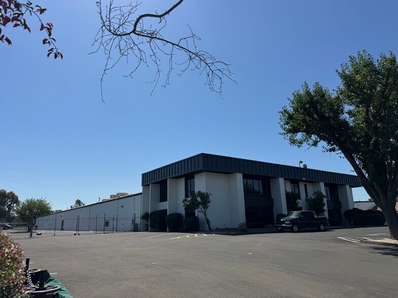 More Photos Of 1740 Commerce Way, Paso Robles Industrial For Sale