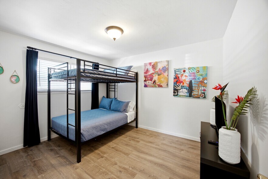 More Photos Of 1057 Grand Ave, San Diego Apartments For Sale
