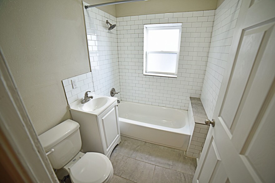 More Photos Of 4025-4027 Harrison St, Kansas City Apartments For Sale