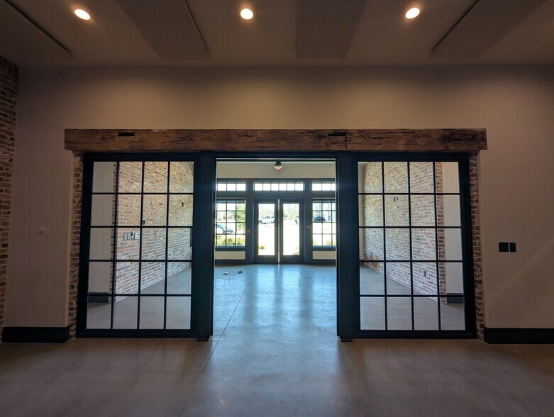 More Photos Of 91 S College St, Statesboro Warehouse For Sale