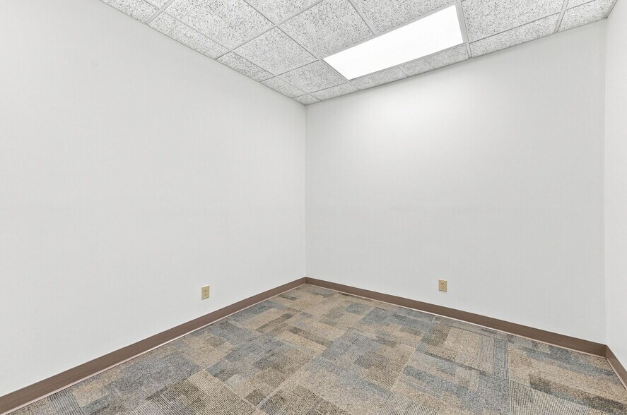 More Photos Of 615-619 Commerce Rd, Richmond Office For Lease