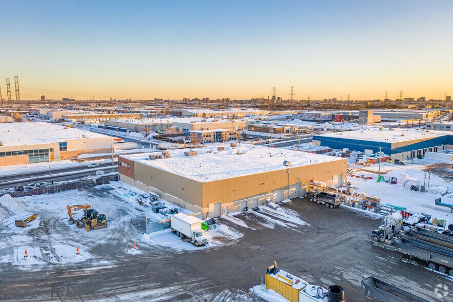 More Photos Of 1233-1241 Dagenais O O, Laval Manufacturing For Lease
