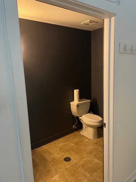 More Photos Of 1659 W Chicago Ave, Chicago Apartments For Sale