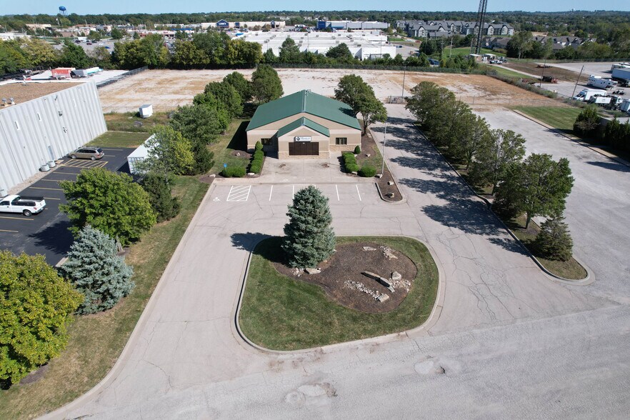 More Photos Of 17231 Bel-Ray Pl, Belton Office For Lease