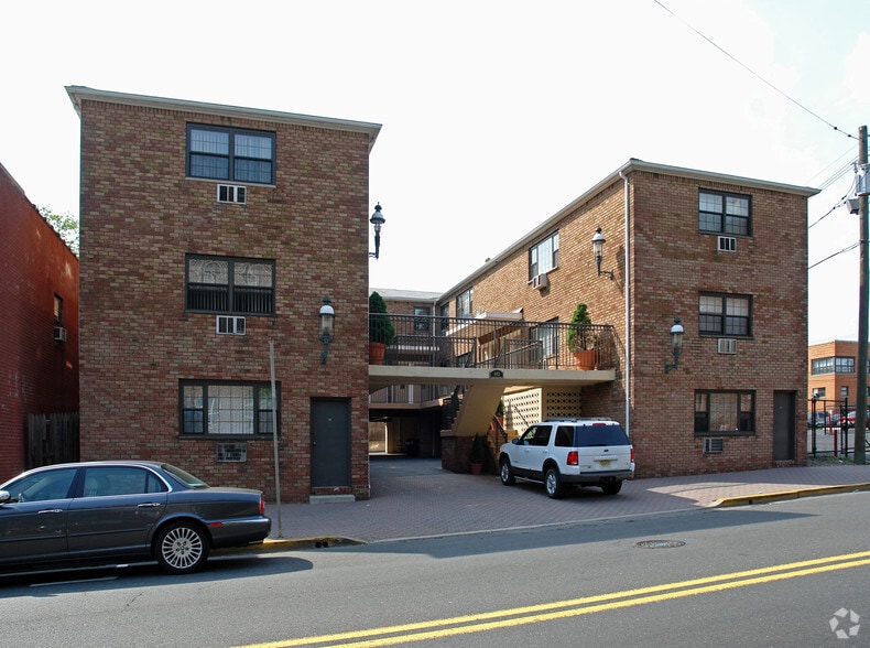 More Photos Of 403 Anderson Ave, Fairview Apartments For Sale