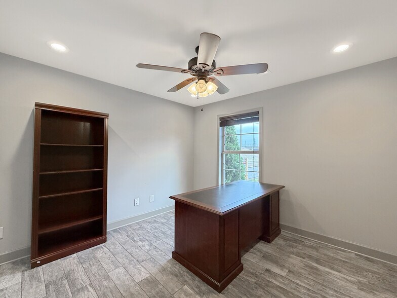 More Photos Of 816 21st Ave E, Tuscaloosa Industrial For Lease