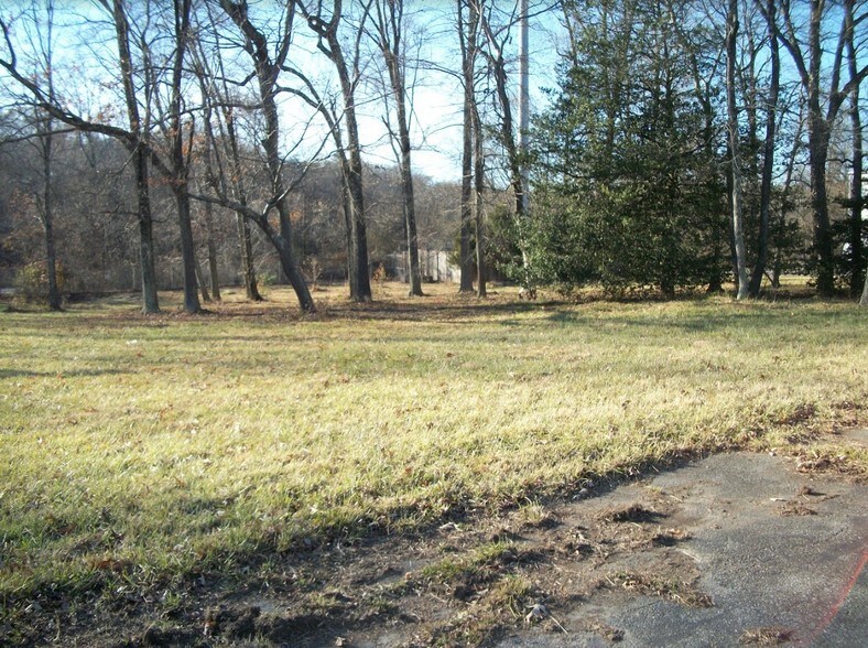 More Photos Of 8333 Zug Rd, Bowie Distribution For Sale