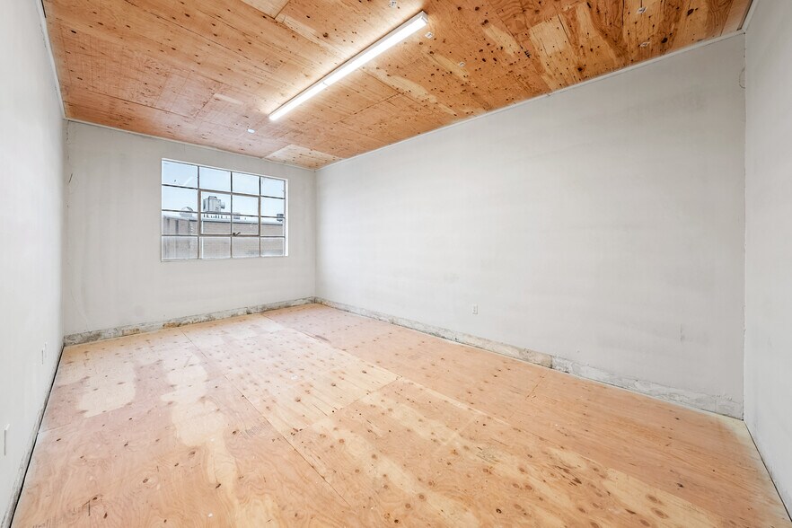 More Photos Of 619 S Fir St, Medford Refrigeration Cold Storage For Sale