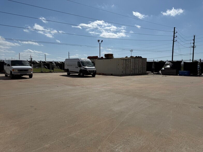 More Photos Of 10010 Fairbanks North Houston Rd, Houston Manufacturing For Sale
