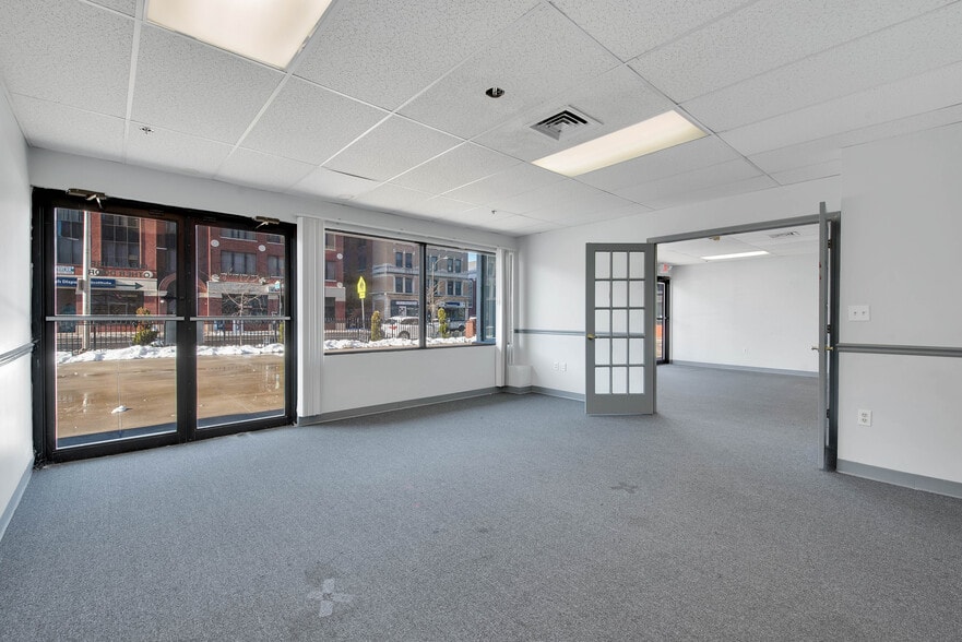 More Photos Of 250 Main St, Hartford Apartments For Lease