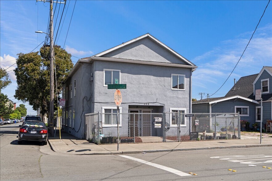 More Photos Of 203 Bissell Ave, Richmond Apartments For Sale