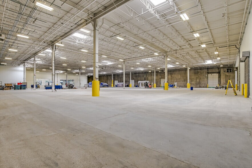 More Photos Of 10420 Metric Blvd, Austin Warehouse For Lease