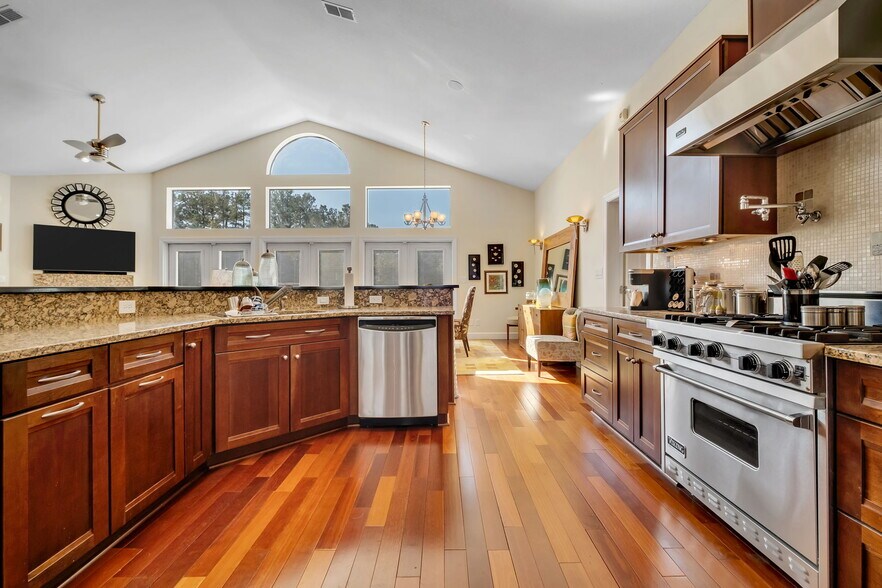 More Photos Of , Quincy Unknown For Sale