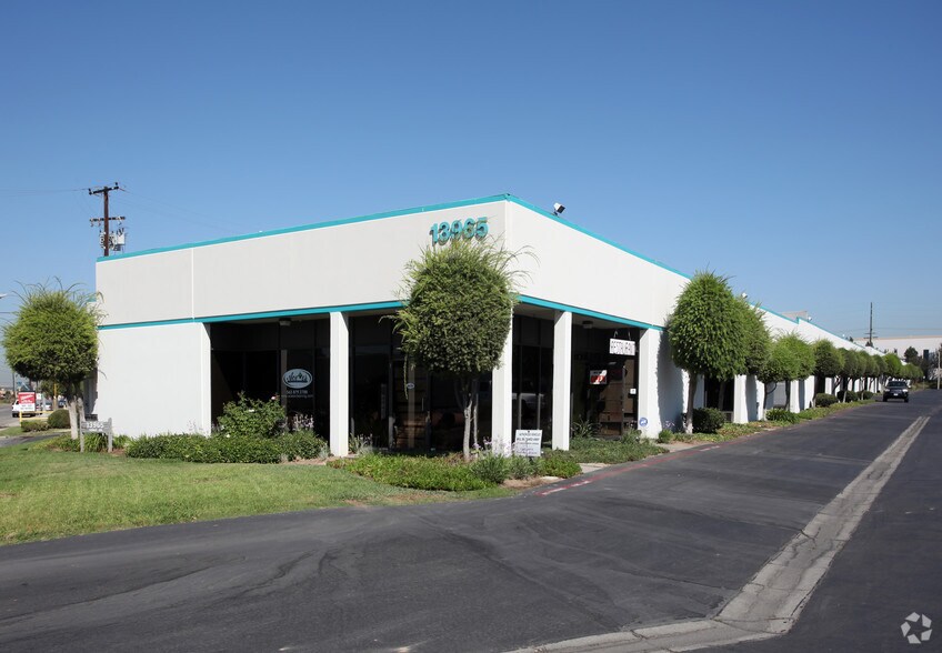 More Photos Of 13965 Stage Rd, Santa Fe Springs Warehouse For Lease