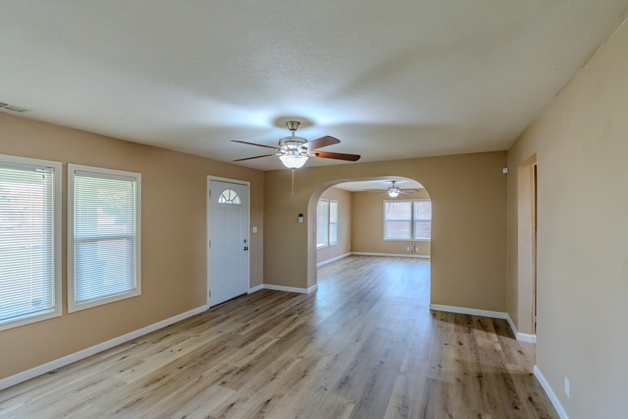 More Photos Of 2234 E Yosemite Ave, Manteca Office For Lease