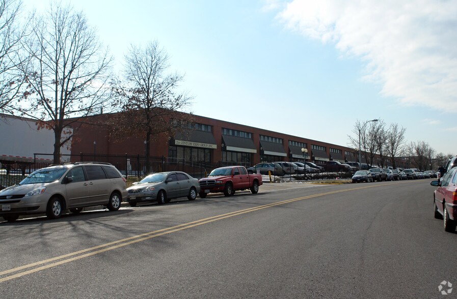 More Photos Of 3321 75th Ave, Landover Warehouse For Lease