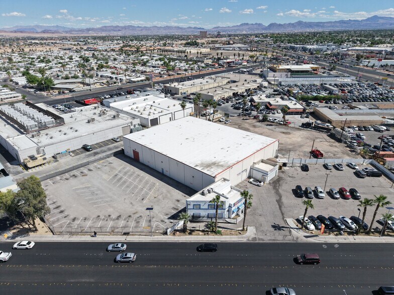 More Photos Of 3250 Palm Pky, Las Vegas Warehouse For Lease