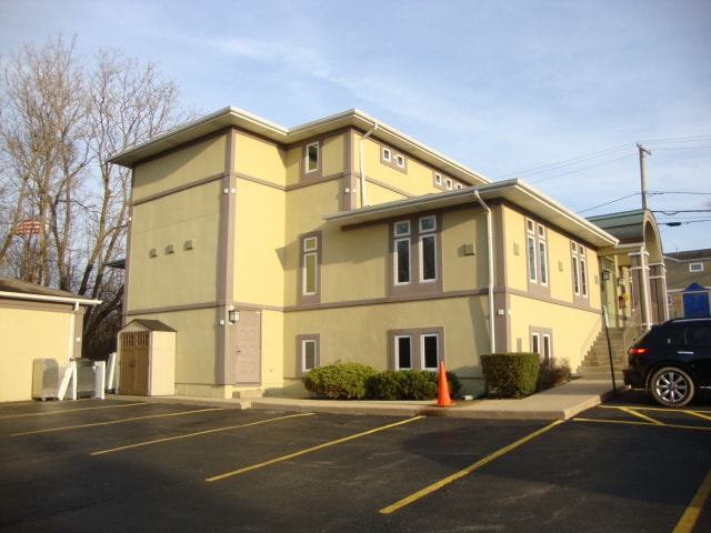 More Photos Of 219 W 55th St, Clarendon Hills Office For Sale