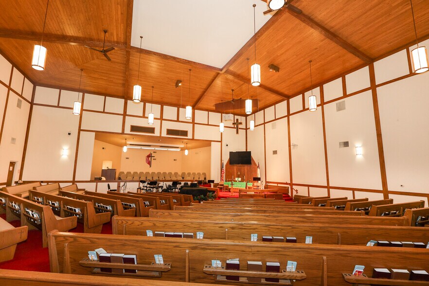 More Photos Of 1135 Buffalo St, Franklin Religious Facility For Sale