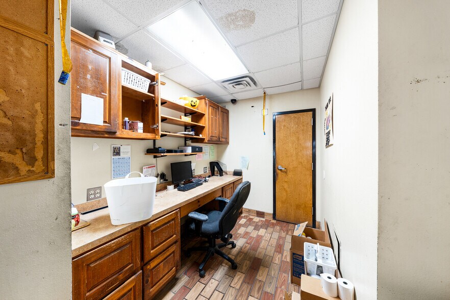 More Photos Of 1014 W Moore Ave, Terrell Restaurant For Sale