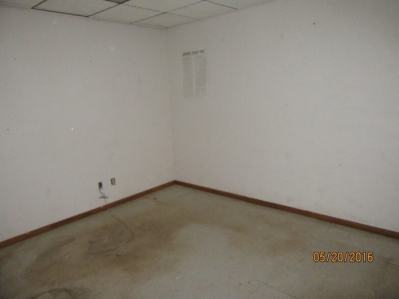 More Photos Of 1506 W Broadway Pl, Hobbs Service For Sale