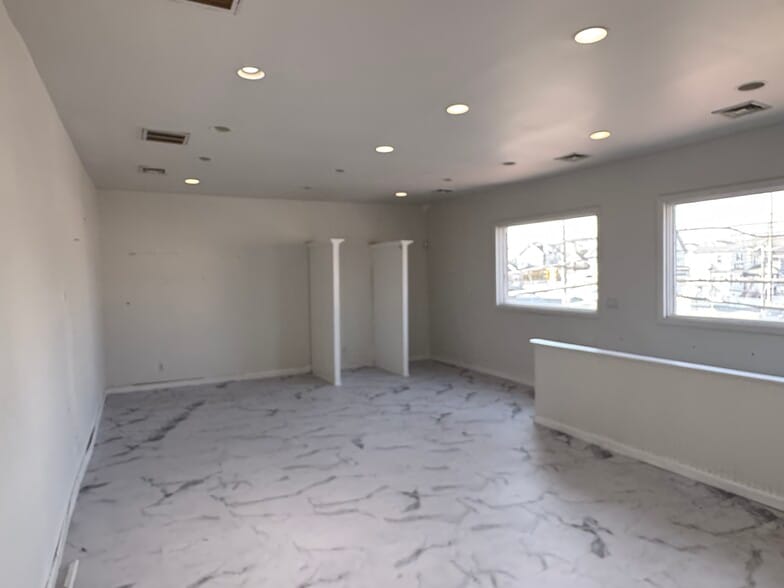 More Photos Of 3990 Hylan Blvd, Staten Island Freestanding For Sale