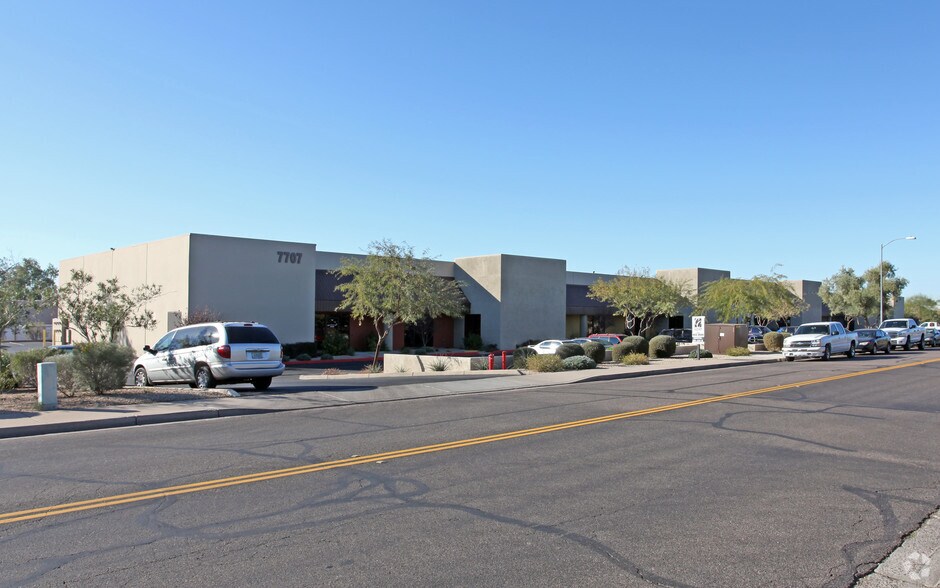 More Photos Of 7707 E Acoma Dr, Scottsdale Research And Development For Lease