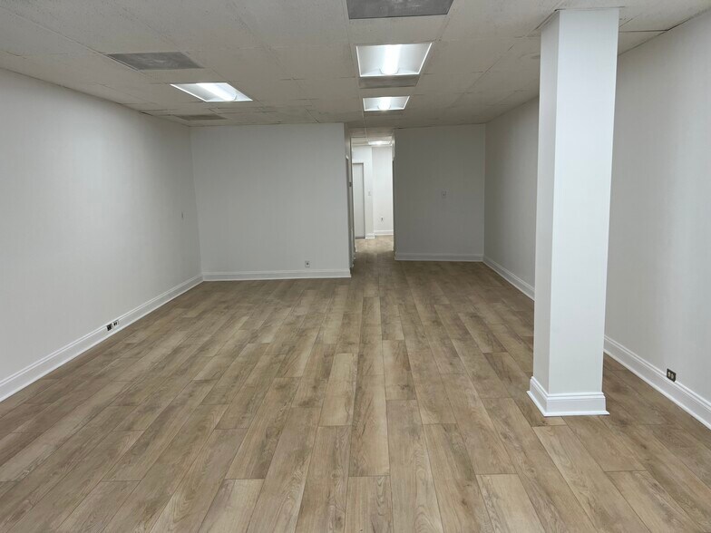 More Photos Of 100 E Pennsylvania Ave, Towson General Retail For Lease