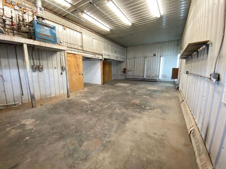 More Photos Of 13101 Michigan Rd, Plymouth Freestanding For Sale