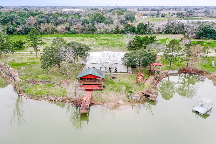 More Photos Of 850 County Road 149, Alvin Land For Sale
