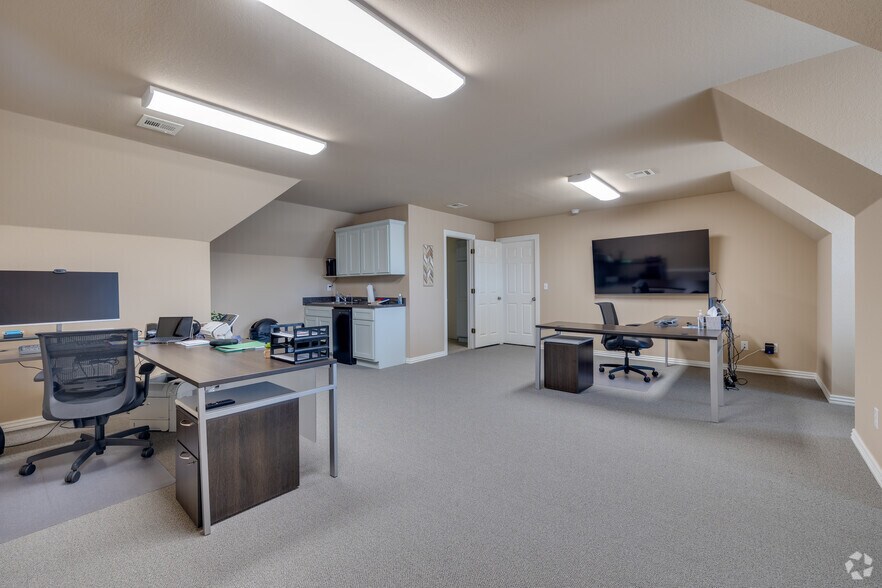 More Photos Of 8813 N 145th East Ave, Owasso Office Residential For Sale