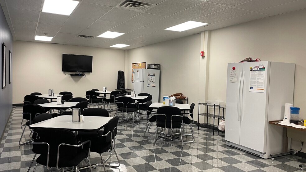 More Photos Of 2801 S Interstate 35 S, Austin Loft Creative Space For Lease