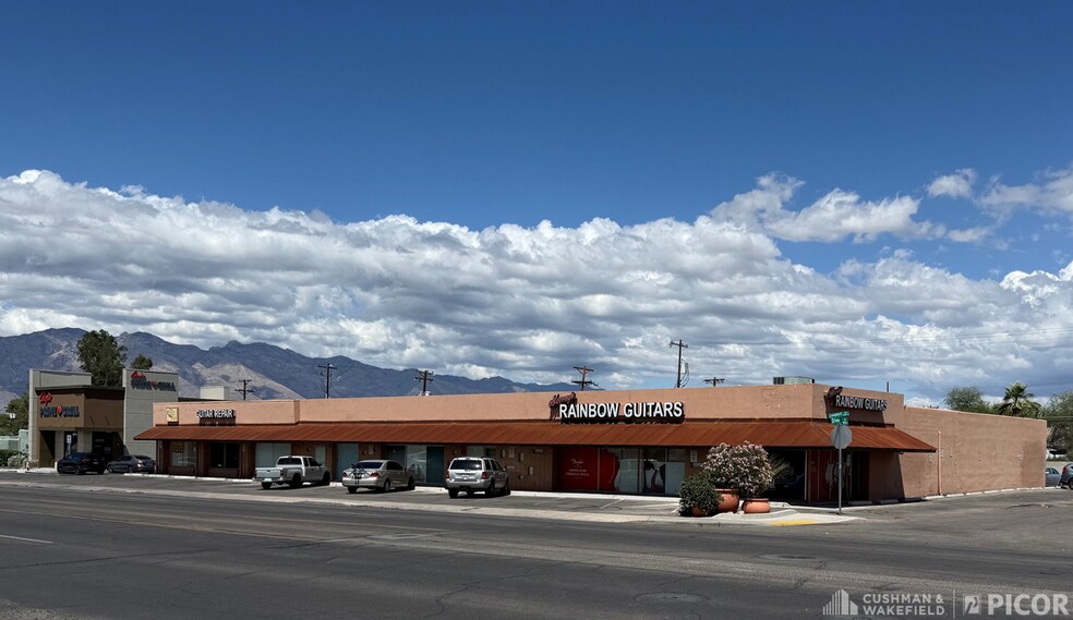 More Photos Of 2550-2564 N Campbell Ave, Tucson Storefront For Sale